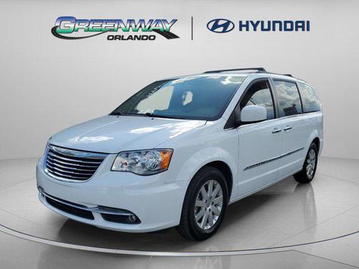 2016 Chrysler Town & Country Touring