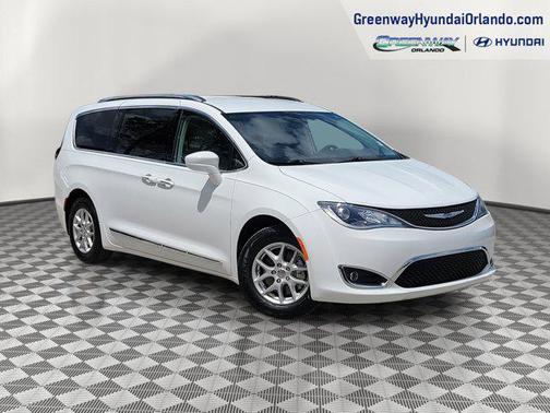 2020 Chrysler Pacifica Touring L