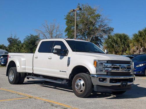 White Platinum Metallic Tri-Coat 2019 Ford F-350 Lariat