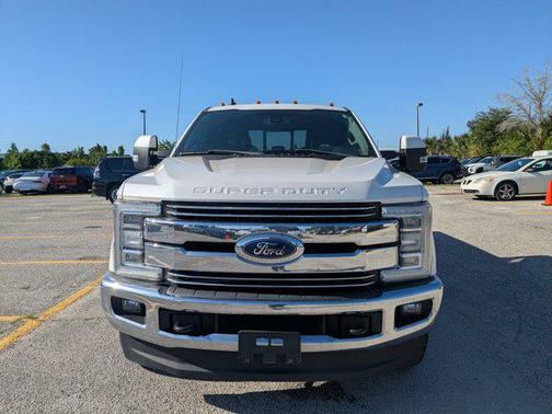White Platinum Metallic Tri-Coat 2019 Ford F-350 Lariat