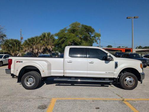 White Platinum Metallic Tri-Coat 2019 Ford F-350 Lariat
