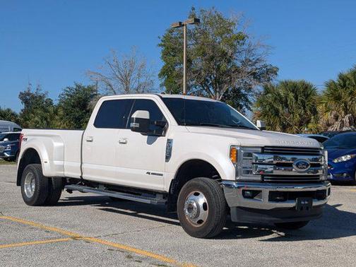 White Platinum Metallic Tri-Coat 2019 Ford F-350 Lariat
