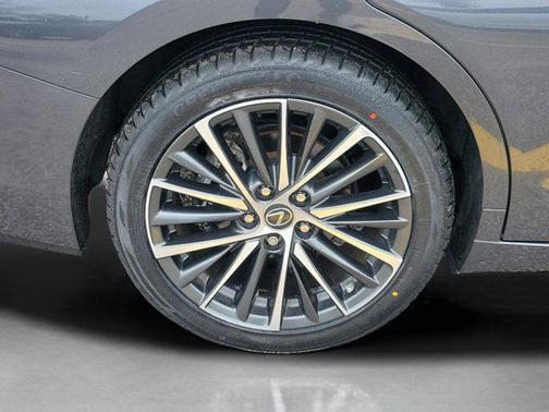 2022 Lexus ES 350 Base