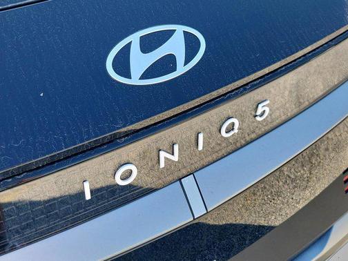 2025 Hyundai IONIQ 5 SEL