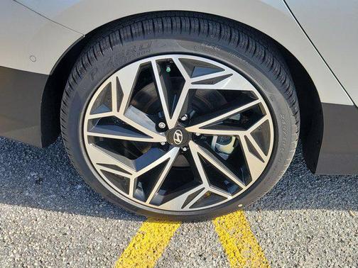 2025 Hyundai IONIQ 6 Limited