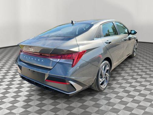 2025 Hyundai ELANTRA SEL