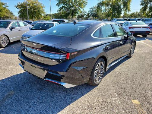 2025 Hyundai SONATA Hybrid Limited