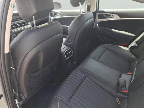 2026 Genesis G70 2.5T RWD Prestige