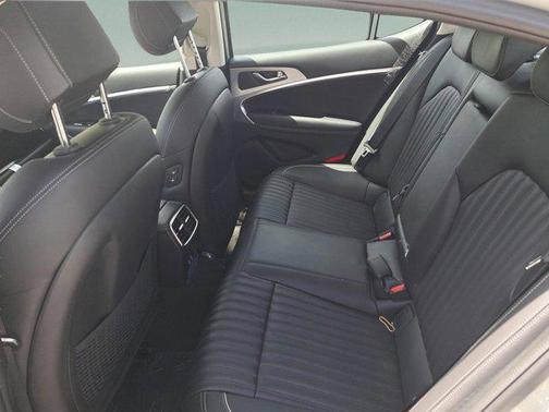 2026 Genesis G70 2.5T RWD Prestige