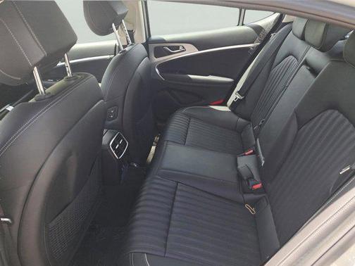 2026 Genesis G70 2.5T RWD Prestige