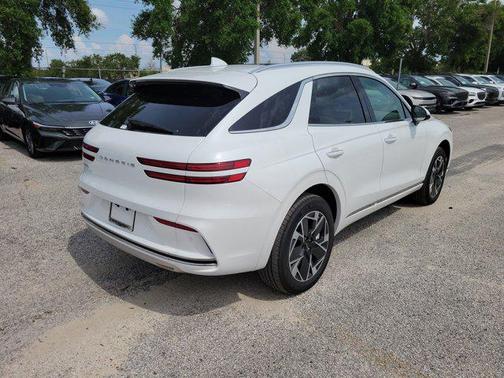 2026 Genesis Electrified GV70 Standard