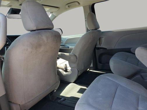 2020 Toyota Sienna SE