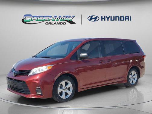 2020 Toyota Sienna SE