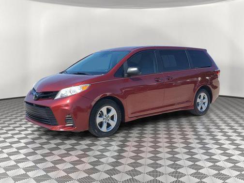2020 Toyota Sienna SE