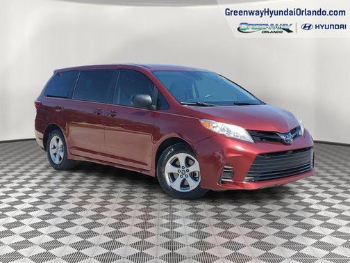 2020 Toyota Sienna SE