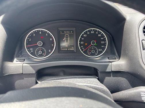 Deep Black 2013 Volkswagen Tiguan SE