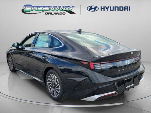 2025 Hyundai SONATA Hybrid SE