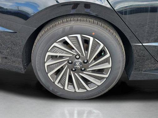 2025 Hyundai SONATA Hybrid SE