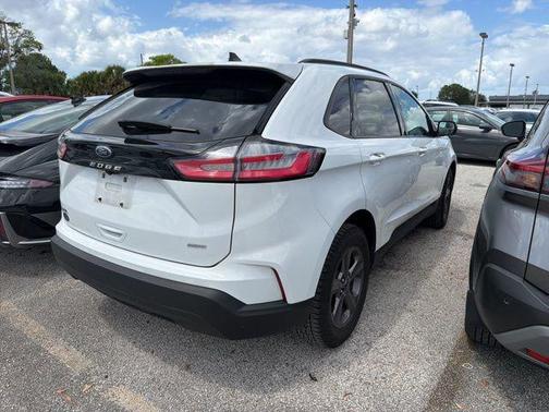 Oxford White 2024 Ford Edge SEL