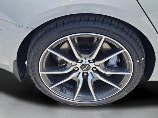 2026 Genesis G70 2.5T RWD Prestige