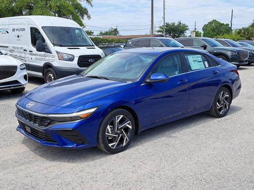 2025 Hyundai ELANTRA Limited