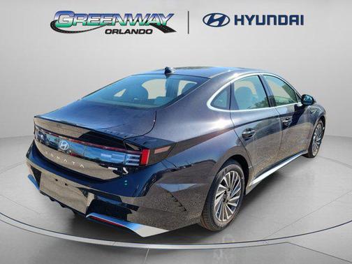 2025 Hyundai SONATA Hybrid SE
