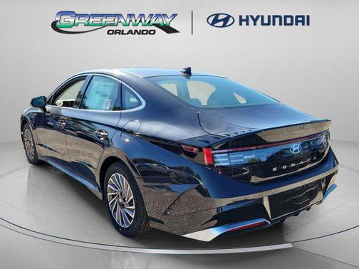 2025 Hyundai SONATA Hybrid SE