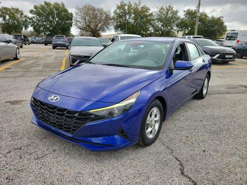 2023 Hyundai ELANTRA SE