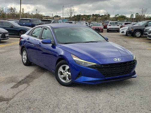 2023 Hyundai ELANTRA SE