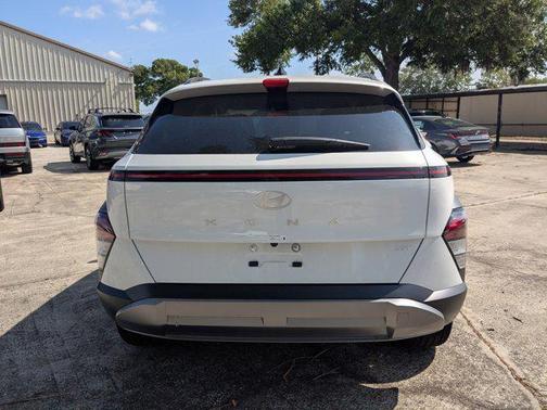 Atlas White 2026 Hyundai KONA SEL Premium