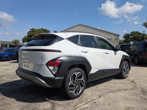 Atlas White 2026 Hyundai KONA SEL Premium