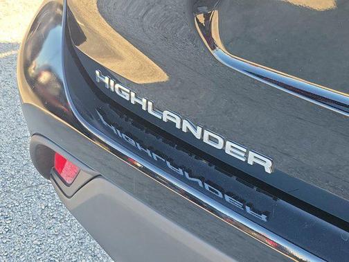 2022 Toyota Highlander L