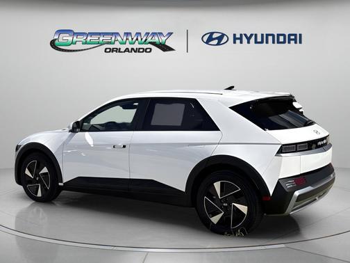 Atlas White 2027 Hyundai IONIQ 5 SE