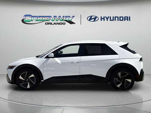Atlas White 2027 Hyundai IONIQ 5 SE