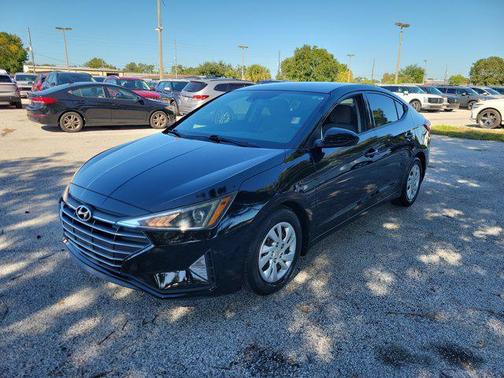 2020 Hyundai ELANTRA SE