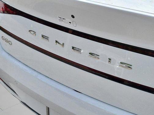 2026 Genesis G90 e-SC