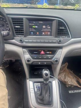 Black Noir Pearl 2017 Hyundai ELANTRA SE