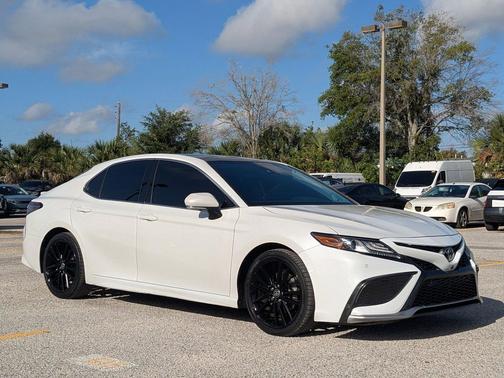 Wind Chill Pearl 2021 Toyota Camry XSE