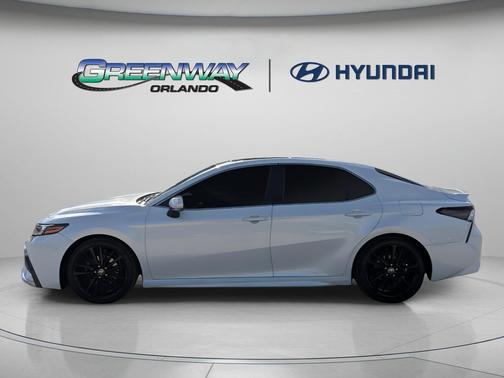 Wind Chill Pearl 2021 Toyota Camry XSE