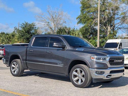 Granite Crystal Metallic Clearcoat 2019 RAM 1500 Limited