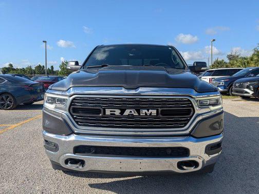 Granite Crystal Metallic Clearcoat 2019 RAM 1500 Limited