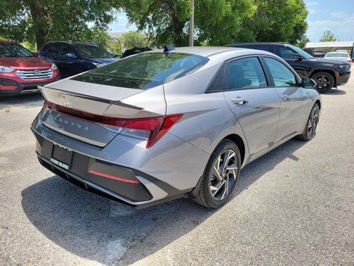 2025 Hyundai ELANTRA Sport