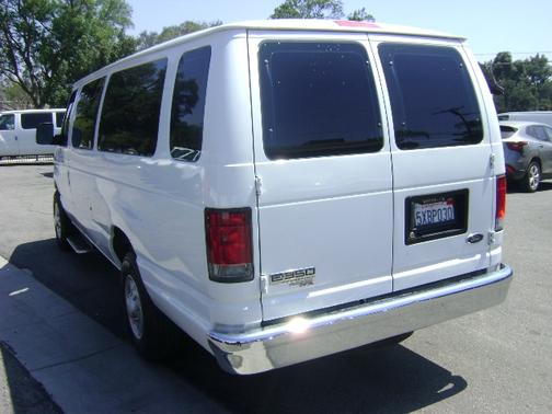 WHITE 2007 Ford E350 Super Duty XLT Extended Wagon