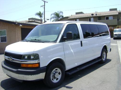 2008 Chevrolet Express 2500 LS Wagon