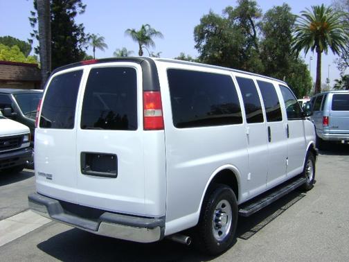 2008 Chevrolet Express 2500 LS Wagon
