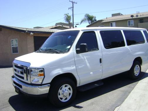 WHITE 2013 Ford E350 Super Duty XLT