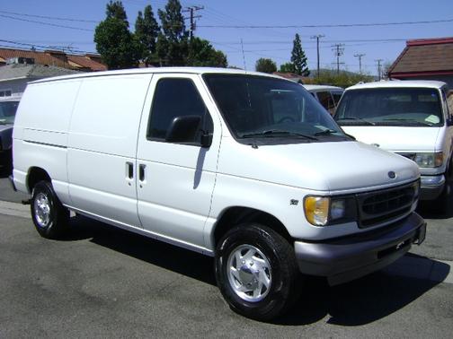WHITE 2001 Ford E350 Super Duty XL Wagon