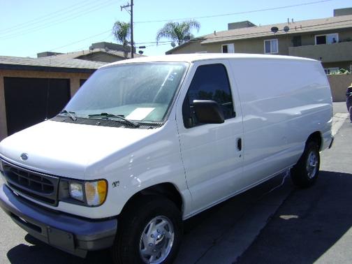 WHITE 2001 Ford E350 Super Duty XL Wagon