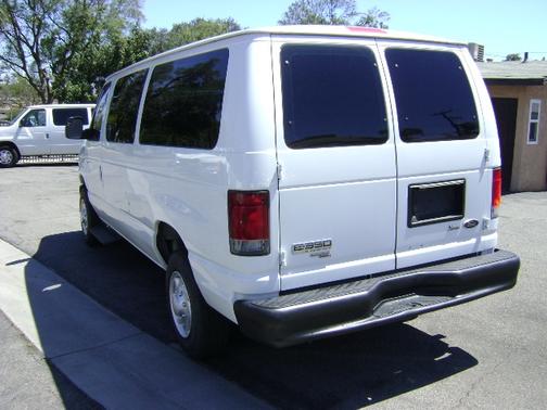 WHITE 2011 Ford E350 Super Duty XL