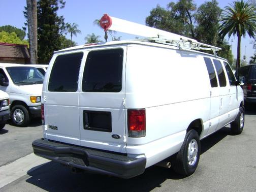 2004 Ford E350 Super Duty Extended